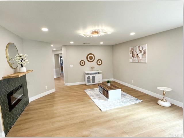 Detail Gallery Image 19 of 51 For 2030 San Remo Dr, Oceanside,  CA 92056 - 4 Beds | 3 Baths