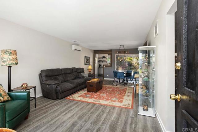 1529 Temple Heights Drive, Oceanside CA: https://media.crmls.org/mediaz/954033c1-27d5-4c67-a091-e66813a38b25.jpg