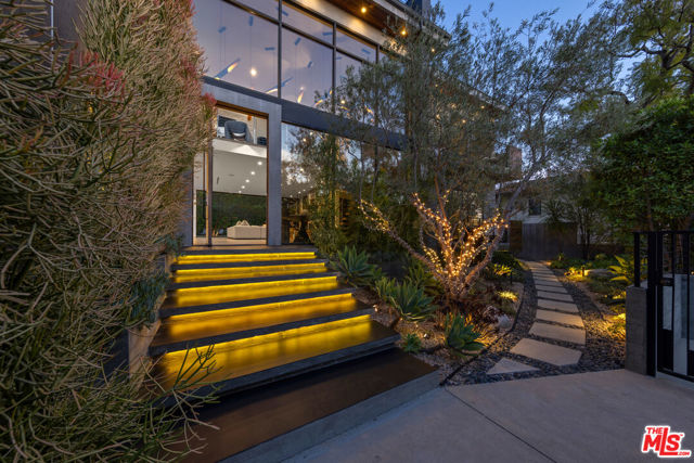 1632 Stradella Road, Los Angeles CA: https://media.crmls.org/mediaz/954051cc-6666-4233-a1fb-ac7aa0eb8317.jpg
