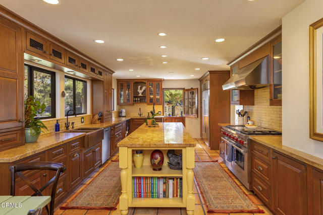 1419 Trusty Lane, Ojai CA: https://media.crmls.org/mediaz/95408ae2-a95c-4238-b779-c58f859e943e.jpg