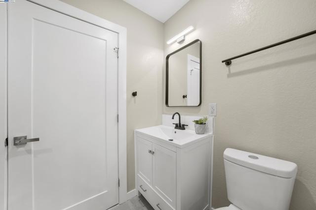 16871 Ross Lane, Huntington Beach CA: https://media.crmls.org/mediaz/9540b338-63f8-44b3-b110-6d85a3e0b8a2.jpg