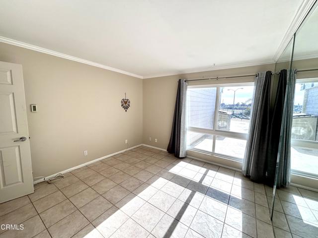 2901 Peninsula Road, Oxnard CA: https://media.crmls.org/mediaz/95411b5f-7810-488b-8d3e-705d2e069f7d.jpg
