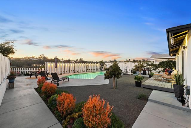 2702 Ridge View Dr, San Diego CA: https://media.crmls.org/mediaz/95411fca-a2ff-4e47-ab8a-69df5e6e15cd.jpg