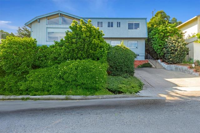 347 Rolling Hills Avenue, San Mateo CA: https://media.crmls.org/mediaz/95413124-1127-457b-90b0-323bf7df3ec0.jpg