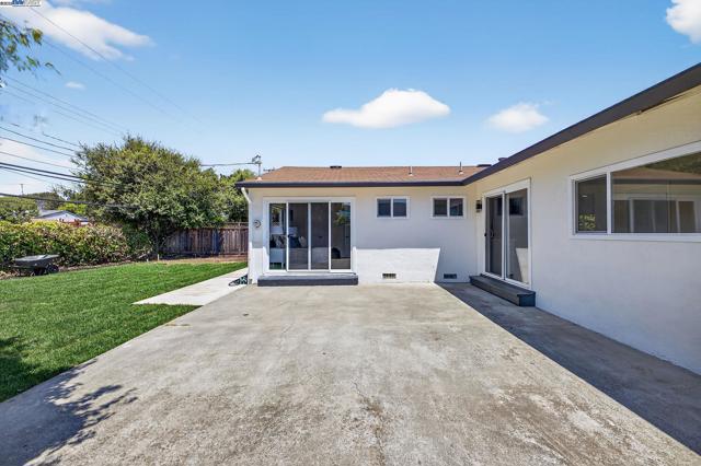 4403 Burke Way, Fremont CA: https://media.crmls.org/mediaz/9542623a-2cab-45ec-9840-b6f08c34c4e4.jpg