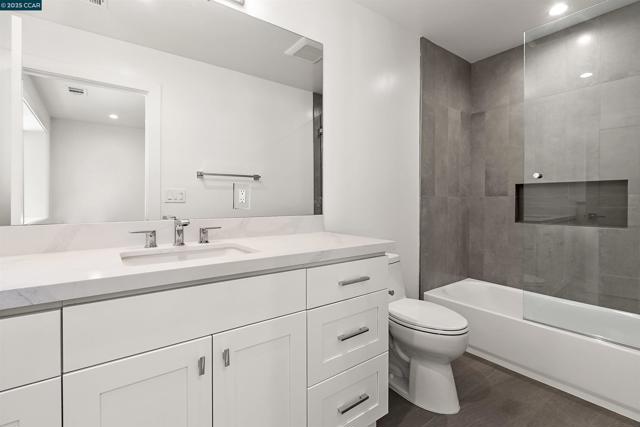 706 St Marys Rd, Lafayette CA: https://media.crmls.org/mediaz/9542c28f-786d-44f8-850a-55f98a6e74cb.jpg