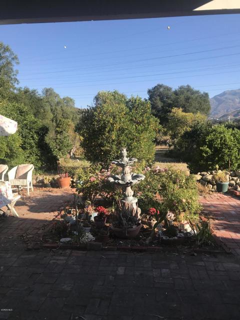 1480 Magnolia Drive, Santa Paula CA: https://media.crmls.org/mediaz/9543d2c2-5bae-4878-a705-e33d16ec4381.jpg