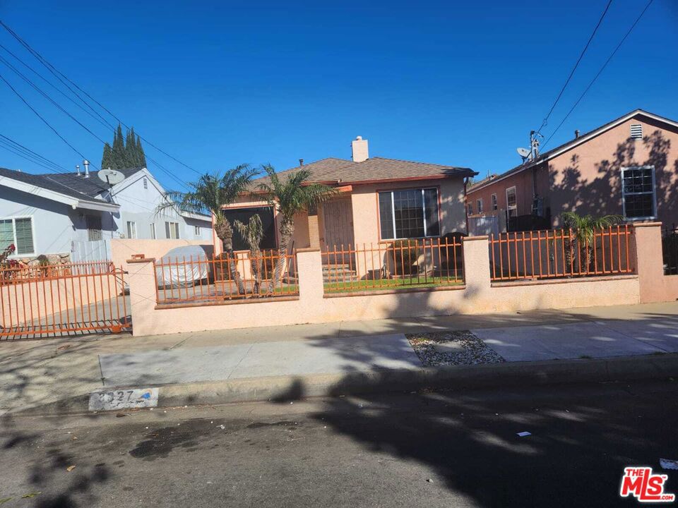 3327 W 111th Place, Inglewood, CA 90303