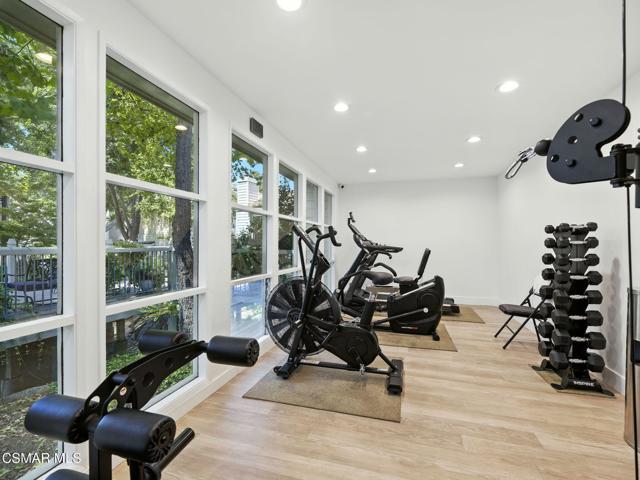 1206 S Westlake Boulevard, Westlake Village CA: https://media.crmls.org/mediaz/95444096-6e87-4ef6-b066-b038d54dd6eb.jpg