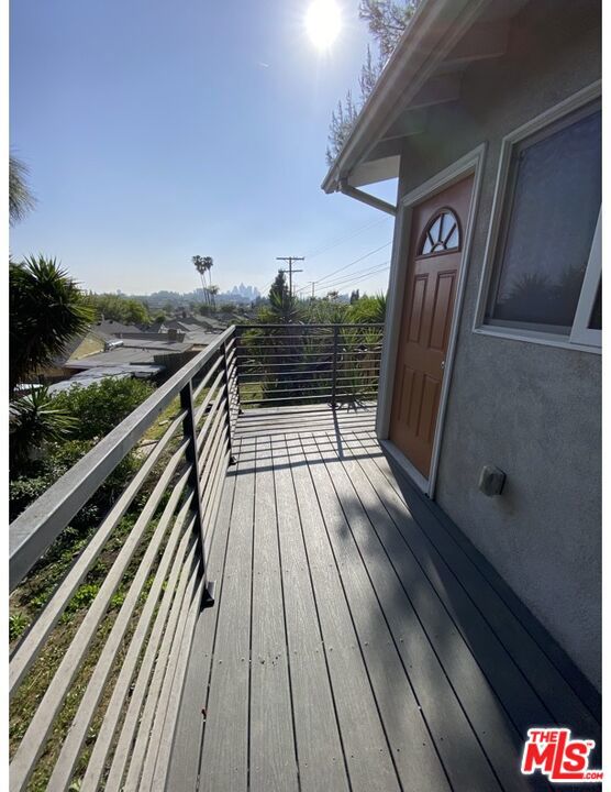 4567 Yellowstone Street, Los Angeles CA: https://media.crmls.org/mediaz/9544dfe5-4f6b-493b-bd4c-8046ab8e99c9.jpg