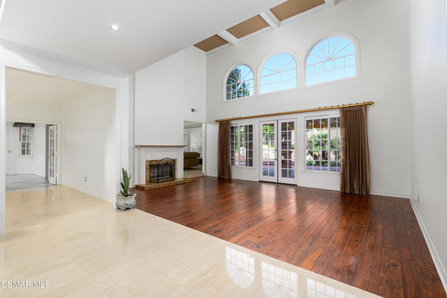 29515 Weeping Willow Drive, Agoura Hills CA: https://media.crmls.org/mediaz/95455f30-7cd5-4a94-9c79-888d91a85f31.jpg