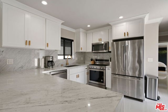 801 Howard Street photo 7