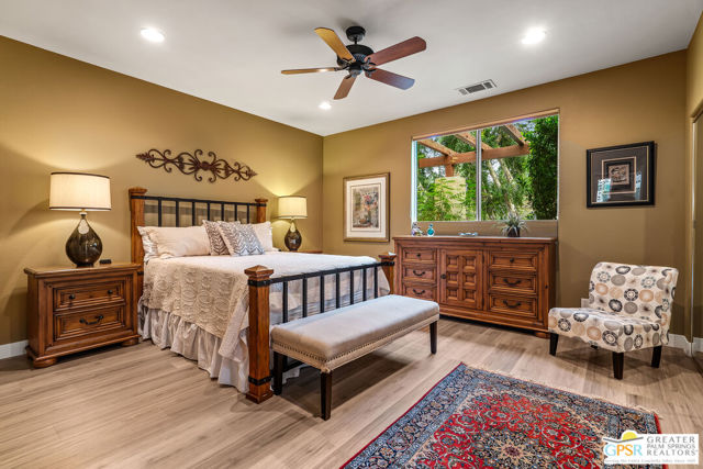 226 Canyon Circle, Palm Springs CA: https://media.crmls.org/mediaz/9545c198-8299-4585-829f-60f662aeaab6.jpg