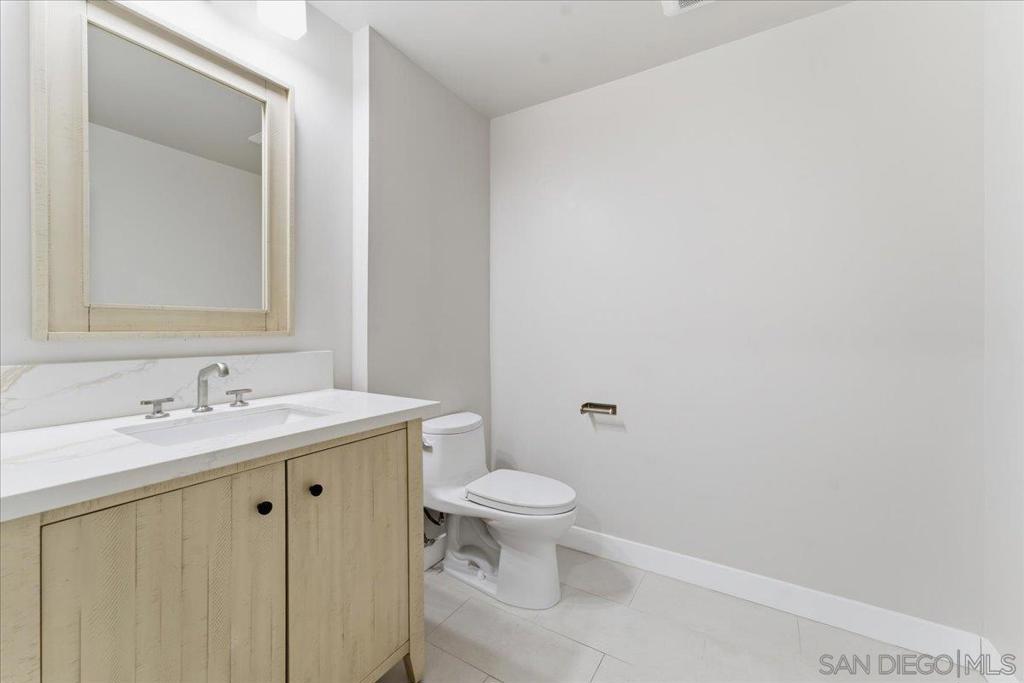 1150 J - photo 8
