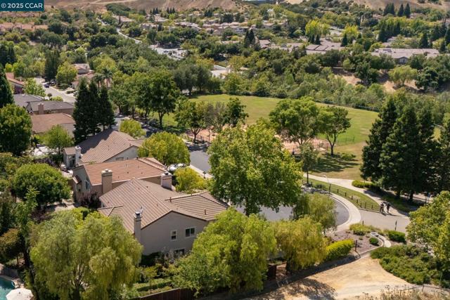 125 Coriander Ct, San Ramon CA: https://media.crmls.org/mediaz/9546dd1b-a059-4a3b-8f2e-9dbcddd7133c.jpg
