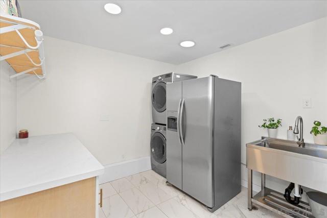 20403 Rancho Villa Rd, Ramona CA: https://media.crmls.org/mediaz/954740cc-58d4-46b4-8f86-f700e267b34d.jpg