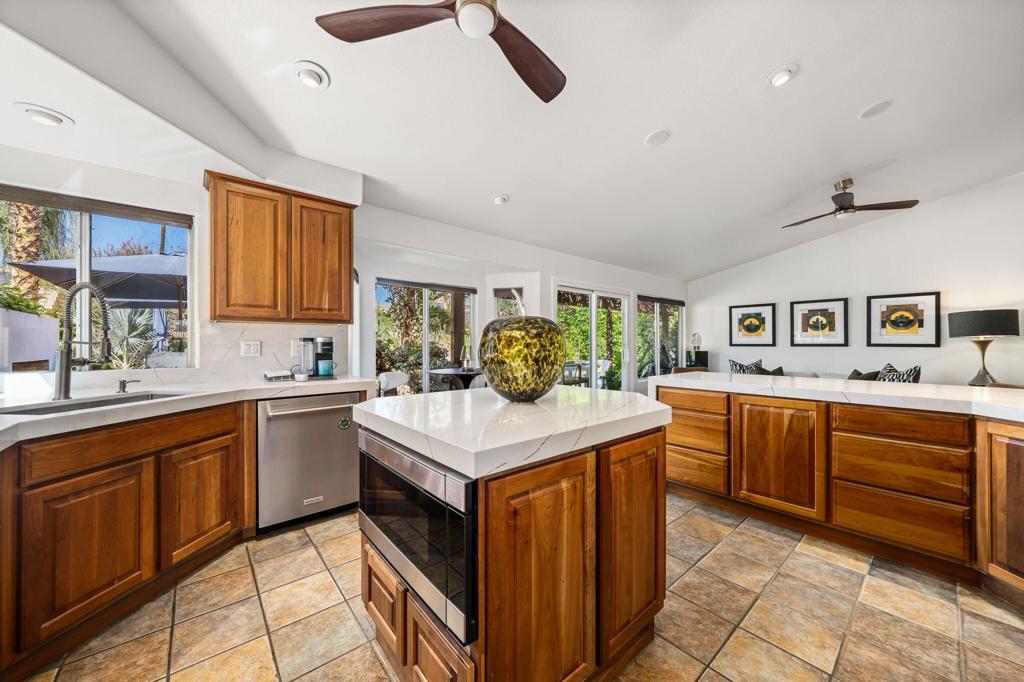 MLS #219136746DA image #9