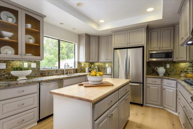 733 Arroyo Leon Drive, Half Moon Bay CA: https://media.crmls.org/mediaz/954846c2-a5dc-444b-945c-124efe3619c5.jpg