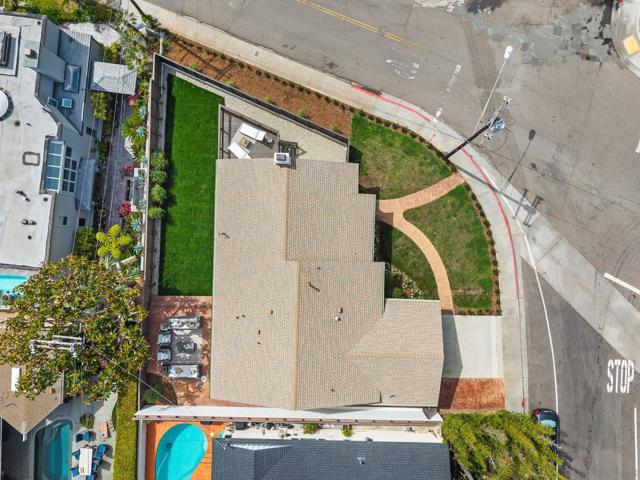 5576 Chelsea Ave, La Jolla CA: https://media.crmls.org/mediaz/9548472c-f555-4758-bbd9-0a1123874e17.jpg