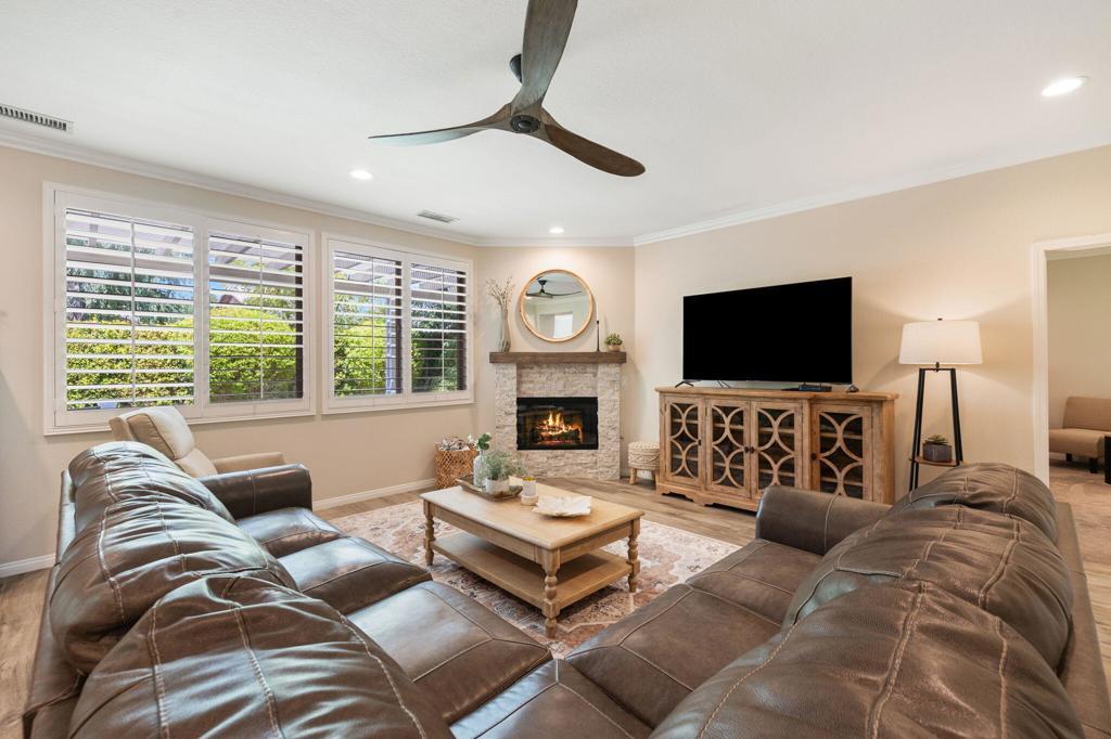 MLS #219135588DA image #12