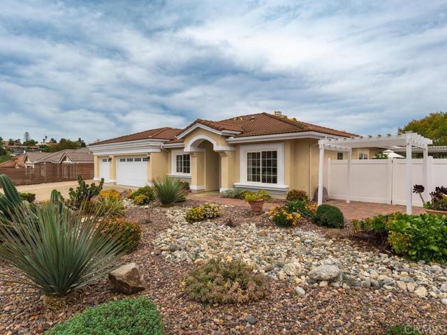 Detail Gallery Image 3 of 54 For 2144 Knollwood Ave, Fallbrook,  CA 92028 - 3 Beds | 3 Baths