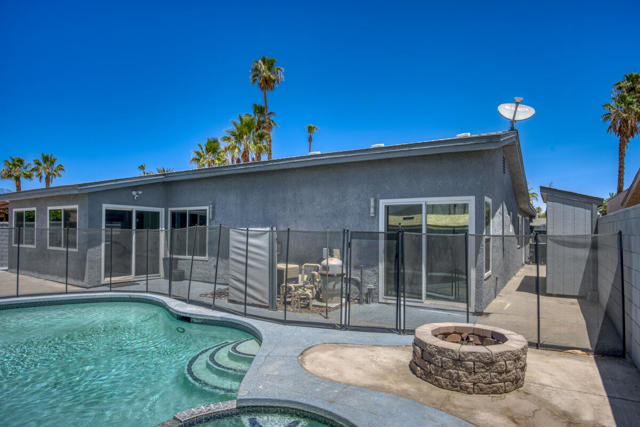 43135 Tennessee Avenue, Palm Desert CA: https://media.crmls.org/mediaz/9549e8ac-9f71-4053-8d83-04333ada5b92.jpg