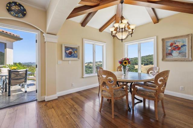 7 Redberry, Portola Valley CA: https://media.crmls.org/mediaz/954b1661-21d9-4161-81b7-8d8efc02563a.jpg