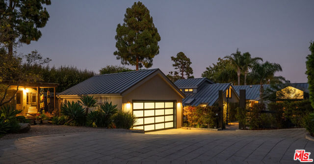 28036 Sea Lane Drive, Malibu CA: https://media.crmls.org/mediaz/954b25a1-d8d9-4bca-9a7c-f3b12b6d7ad3.jpg
