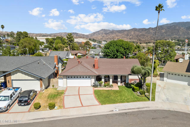 28606 Solon Avenue, Canyon Country CA: https://media.crmls.org/mediaz/954b64c4-3450-4d04-9c77-502accdc8a26.jpg