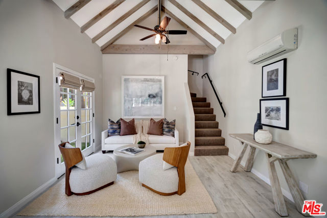 14071 Roblar Road, Sherman Oaks CA: https://media.crmls.org/mediaz/954ba6b9-4cde-4fc6-9300-3f674606023a.jpg