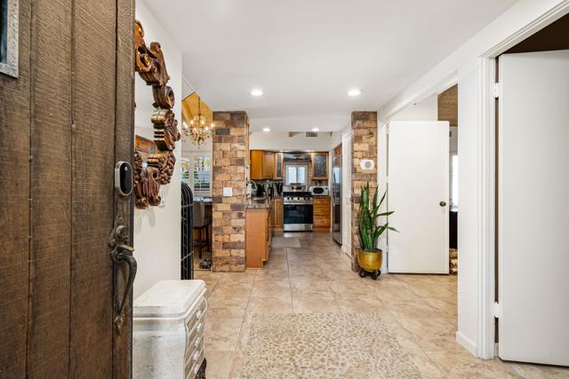 317 Forest Hills Drive, Rancho Mirage CA: https://media.crmls.org/mediaz/954bc96b-b074-4acb-aa5e-b35ae531eaf7.jpg