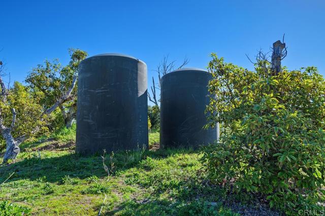 39255 De Luz Rd, Fallbrook CA: https://media.crmls.org/mediaz/954bdd88-afae-48ad-9024-bcb635060f56.jpg