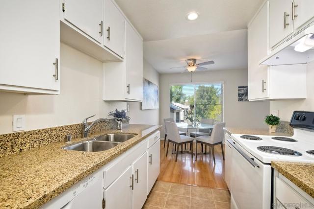 8660 Via Mallorca, La Jolla CA: https://media.crmls.org/mediaz/954c0dd9-a963-46a3-9653-636c09de4540.jpg