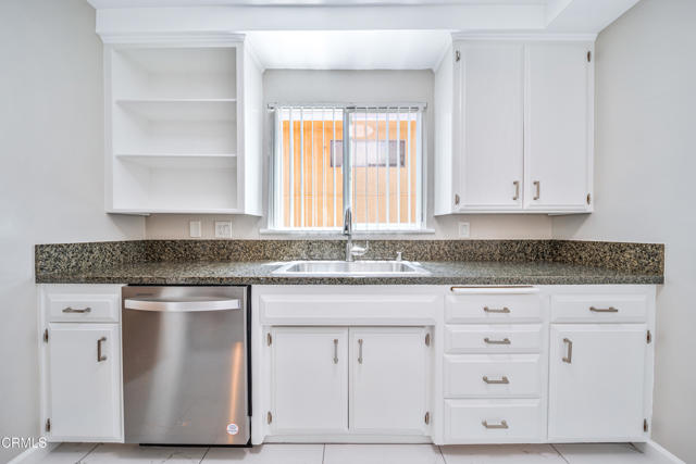 Detail Gallery Image 4 of 20 For 91 S Meridith Ave #4,  Pasadena,  CA 91106 - 2 Beds | 1 Baths