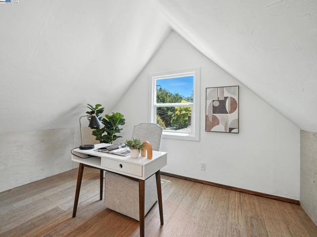 160 Moraga Way, Orinda CA: https://media.crmls.org/mediaz/954cd51a-cd51-4224-8e62-f39cae2bd138.jpg