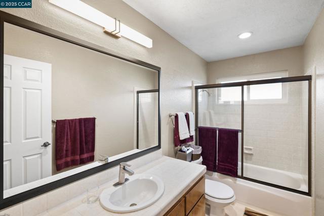 11878 W Vomac Rd, Dublin CA: https://media.crmls.org/mediaz/954d1d56-a472-41f5-ac20-64fe9d442dc9.jpg