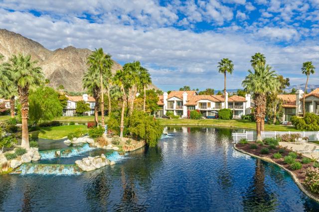 79798 Olympia, La Quinta CA: https://media.crmls.org/mediaz/954d4b1a-a851-43b8-8ba2-9fb619ffc2e0.jpg