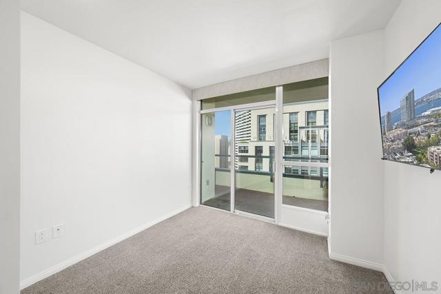 555 Front Street, San Diego CA: https://media.crmls.org/mediaz/954d4e01-7e70-4996-881a-6f2ae403cbbf.jpg