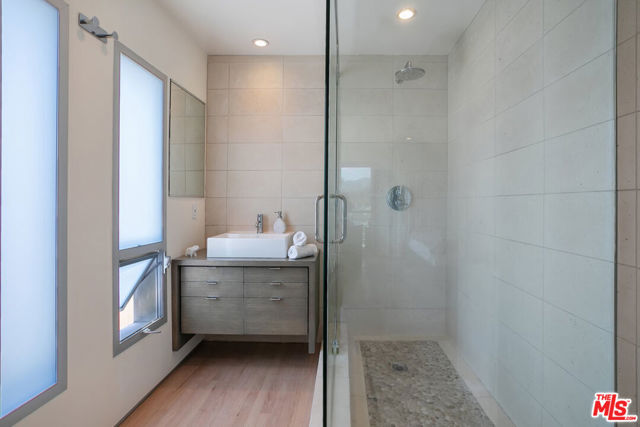2742 Creston Drive, Los Angeles CA: https://media.crmls.org/mediaz/954da7dd-b107-4953-b530-50f99386a22f.jpg