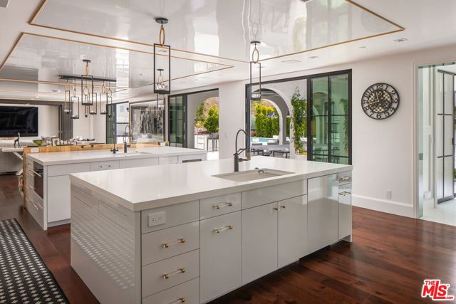 1445 Via Cresta, Pacific Palisades CA: https://media.crmls.org/mediaz/954da845-2240-4a87-8192-cdff7d7711e1.jpg
