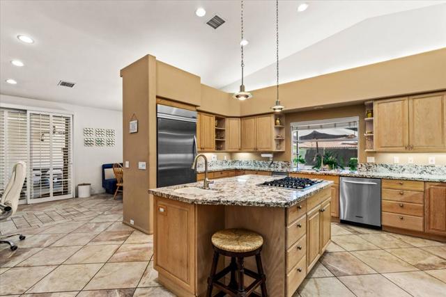 43920 Culebra Lane Lane, Bermuda Dunes CA: https://media.crmls.org/mediaz/954db904-90af-4c0d-8538-fb1583c22de3.jpg
