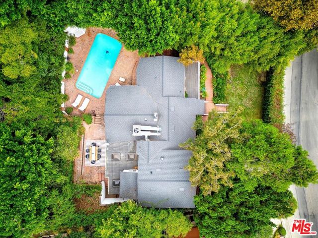 4015 Benedict Canyon Drive photo 3