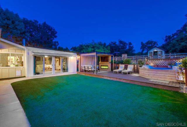 17048 Handlebar Rd, Ramona CA: https://media.crmls.org/mediaz/954e20a9-55e3-48e2-86be-e7f4932b7ce8.jpg