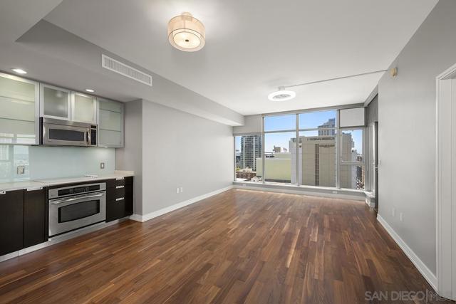 575 6th Avenue, San Diego CA: https://media.crmls.org/mediaz/954e4bfb-30d0-4e18-a169-88291af8517e.jpg