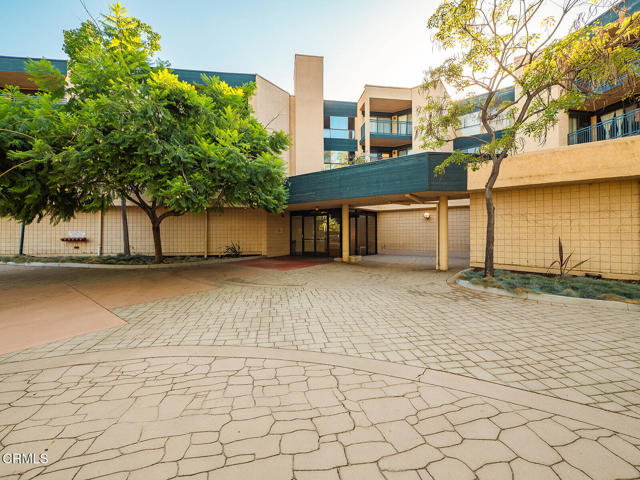 Detail Gallery Image 3 of 39 For 4499 via Marisol #217,  Los Angeles,  CA 90042 - 2 Beds | 2 Baths