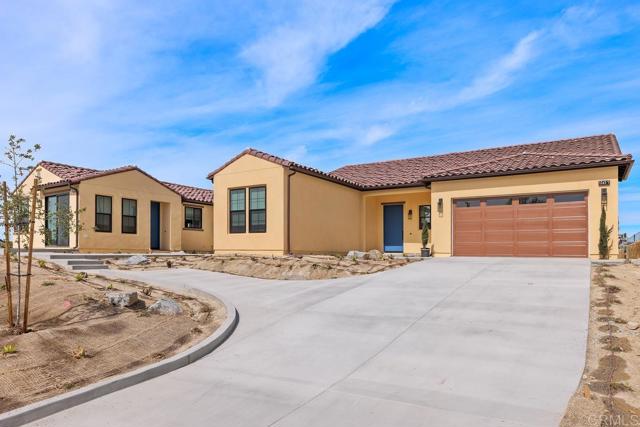 1243 Stonemark place, Vista CA: https://media.crmls.org/mediaz/954eac59-ba7d-4d88-802a-1bb2cfa1e1f3.jpg