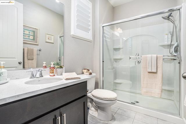 525 Stone Mountain Dr, Oakley CA: https://media.crmls.org/mediaz/954efbfd-af33-4aac-b73c-3e717696ead8.jpg