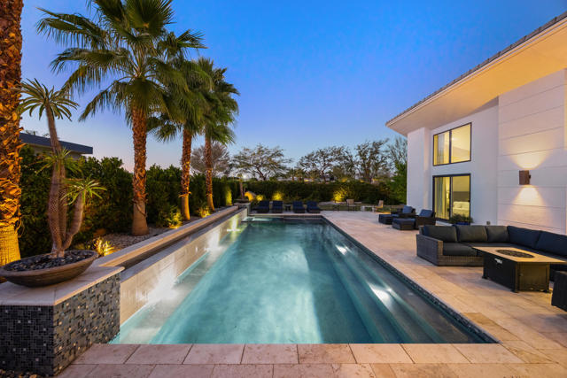 1 Via Merenda, Rancho Mirage CA: https://media.crmls.org/mediaz/954f3eb0-082a-4e04-8b56-02ccdd5165d0.jpg
