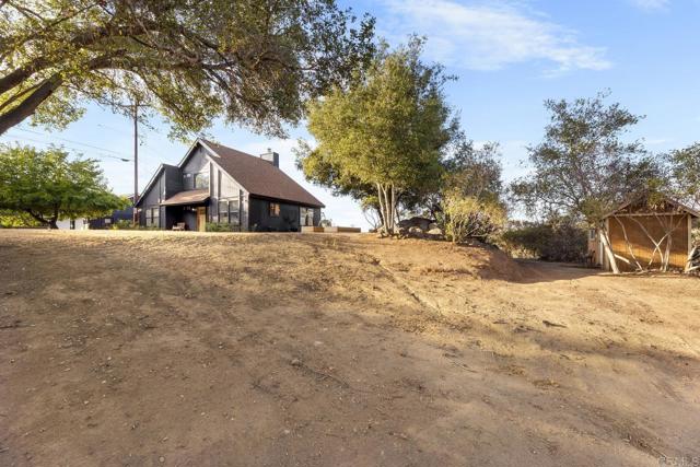 14931 Cool Valley Road, Valley Center CA: https://media.crmls.org/mediaz/954f4a56-941b-47c9-8cea-4720ccdfbe43.jpg