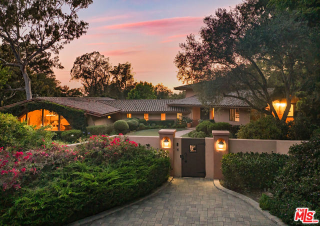 4490 Via Alegre, Santa Barbara CA: https://media.crmls.org/mediaz/9550184d-b2b3-4546-ac99-e26d1f9b644e.jpg